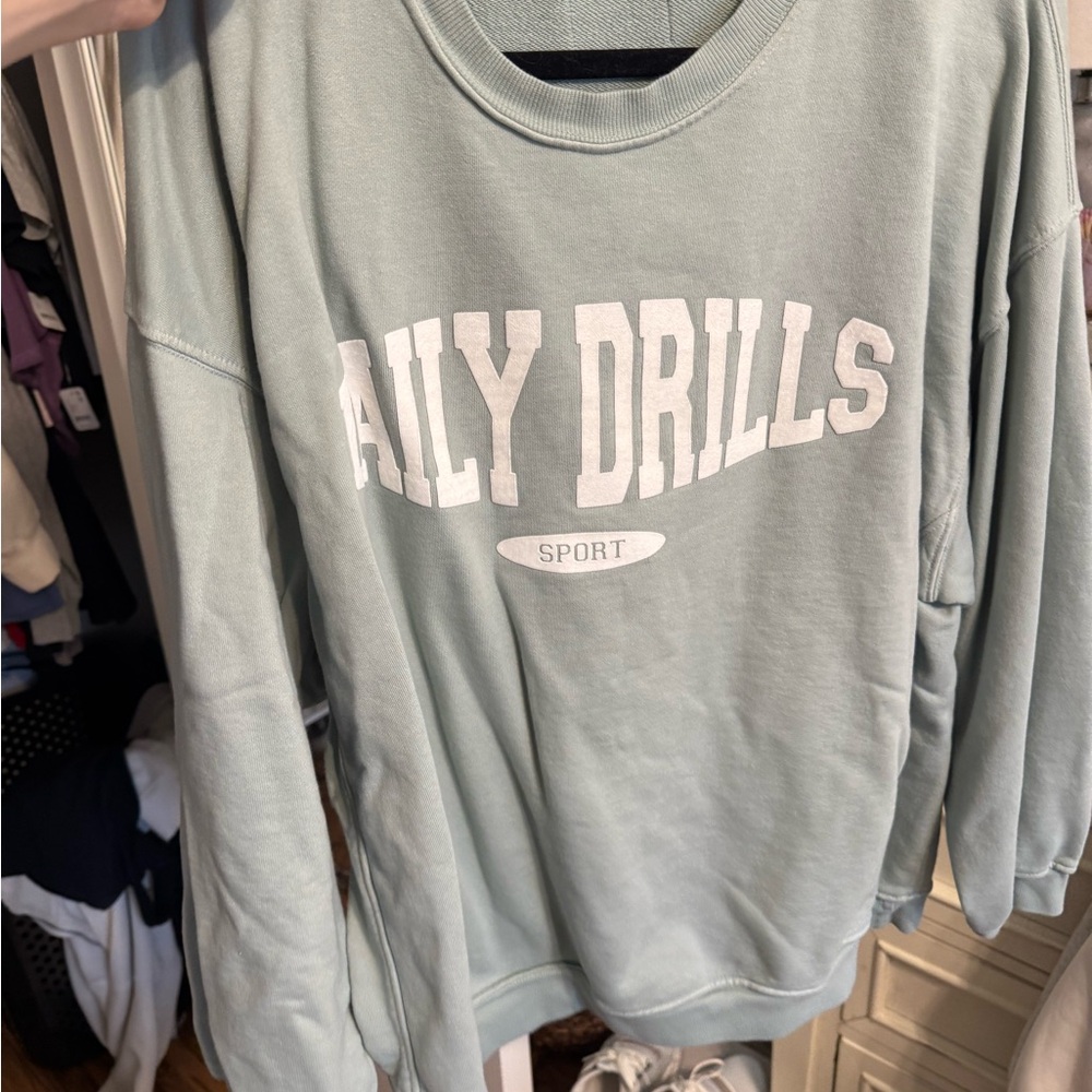 Daily Drills Sport Sweatshirt in Mint Green